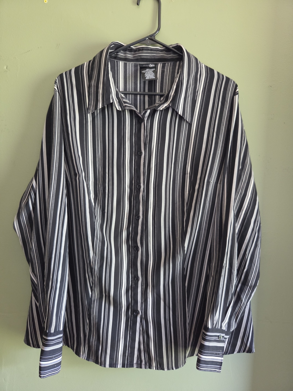 East 5th Women's Black and White Vertical Stripe Button-Down Shirt